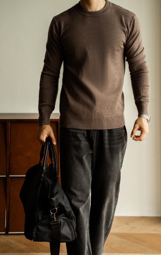 Slim wool crew-neck sweater