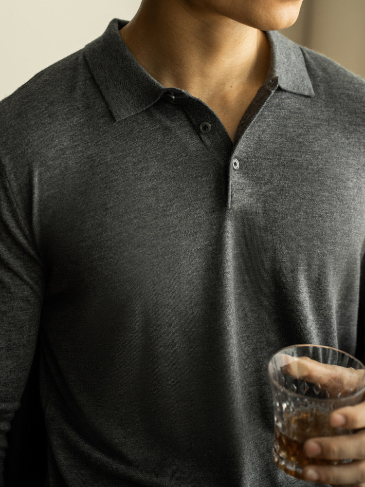 Long-sleeved buttoned wool polo shirt