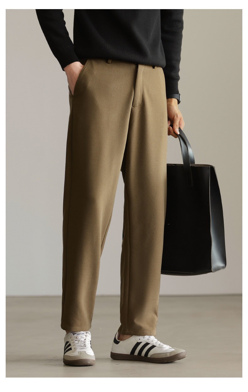 Smooth buttoned pants