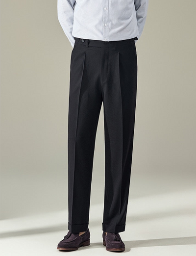 Pointed buttoned pleated pants