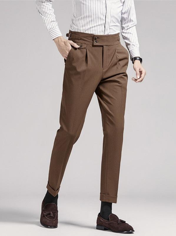 Buttoned pleated pants