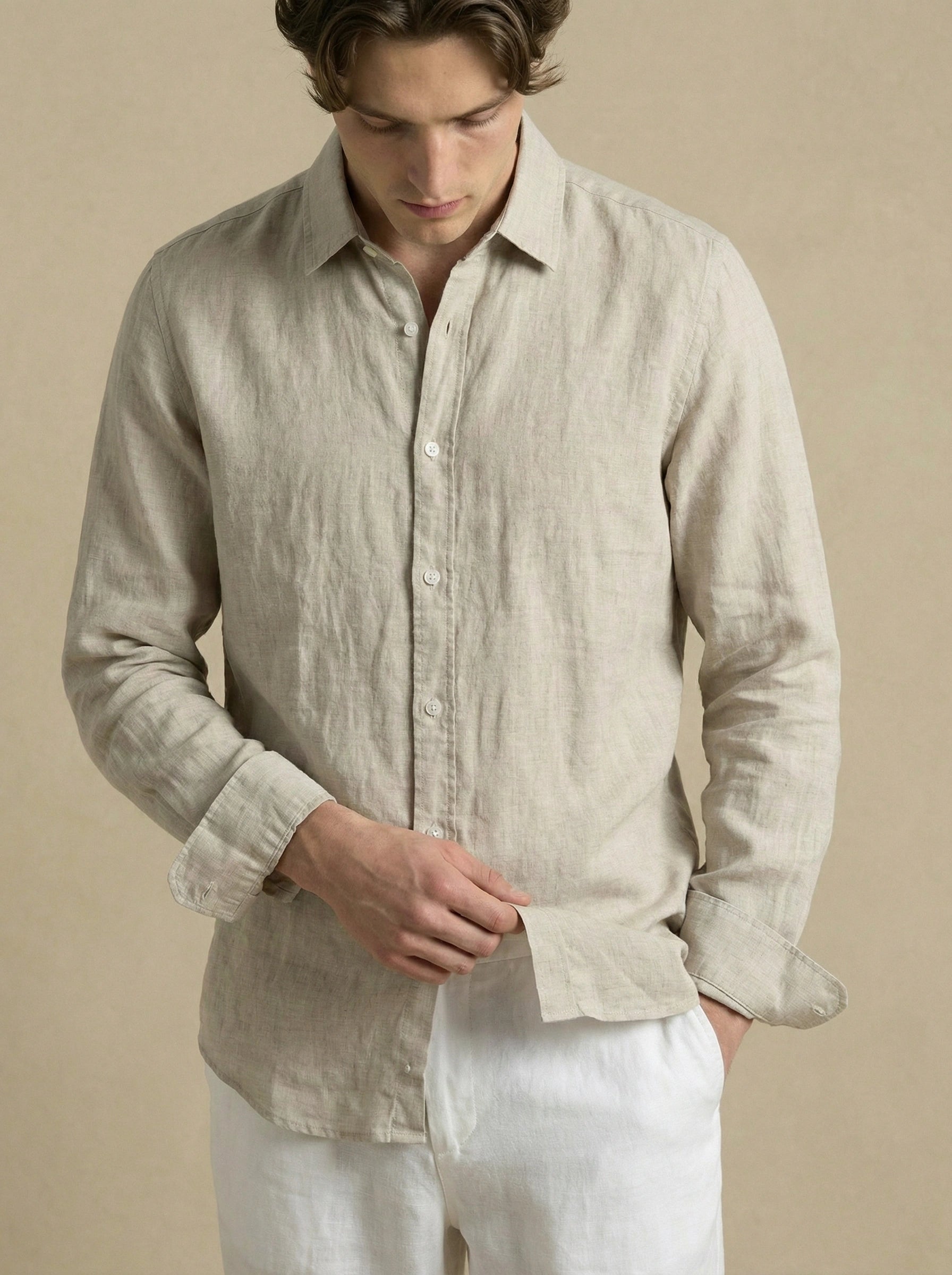 chemise en lin beige pour homme plage