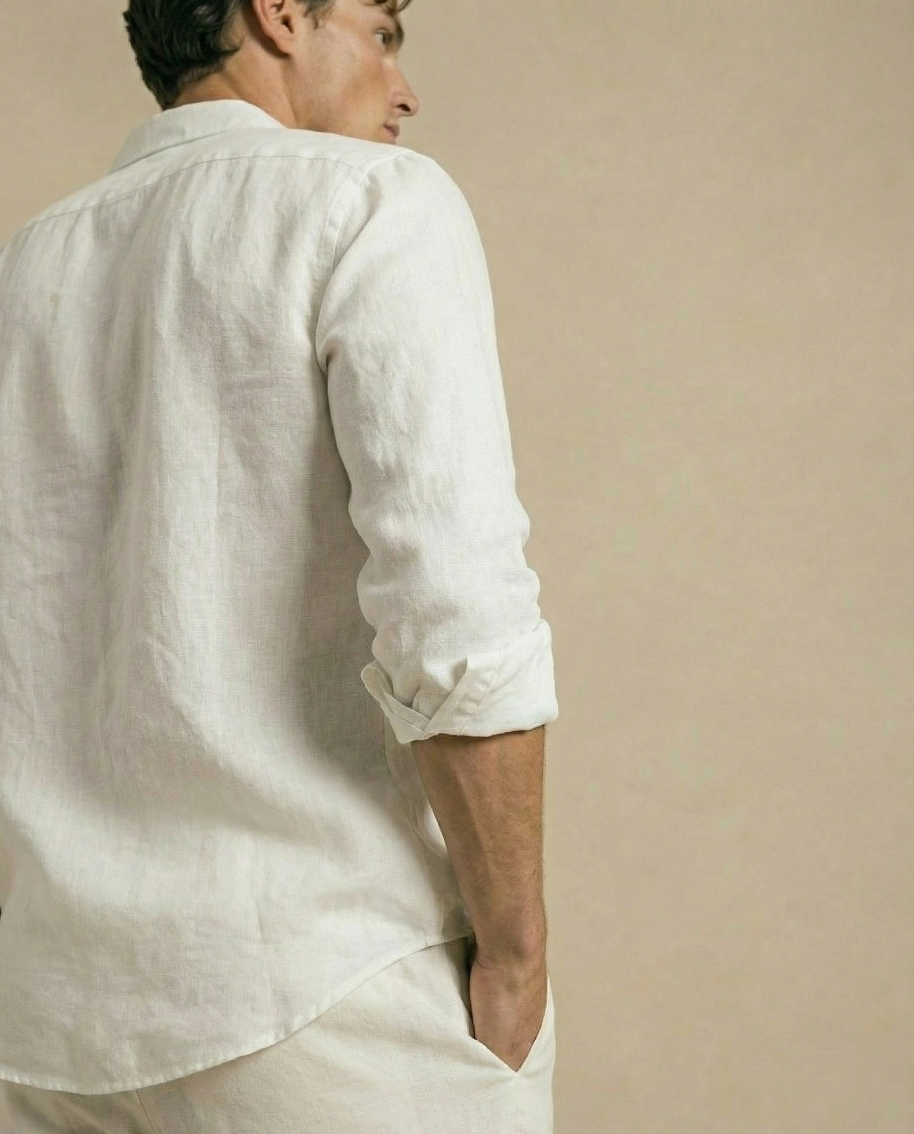 chemise en lin blanc homme low angle